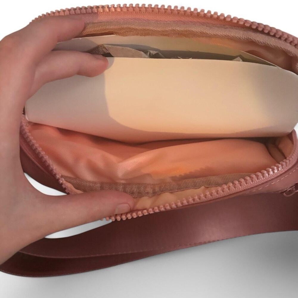 Studio NYC Quilted Fanny Pack Belt Bag Nylon Adjustable Pink OSFM Zip Close NEW - Picture 8 of 8